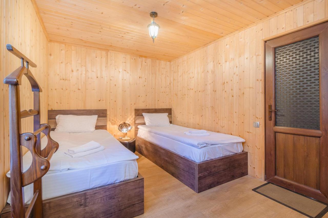 Khvamli 2002 Hotel Tsageri Ngoại thất bức ảnh