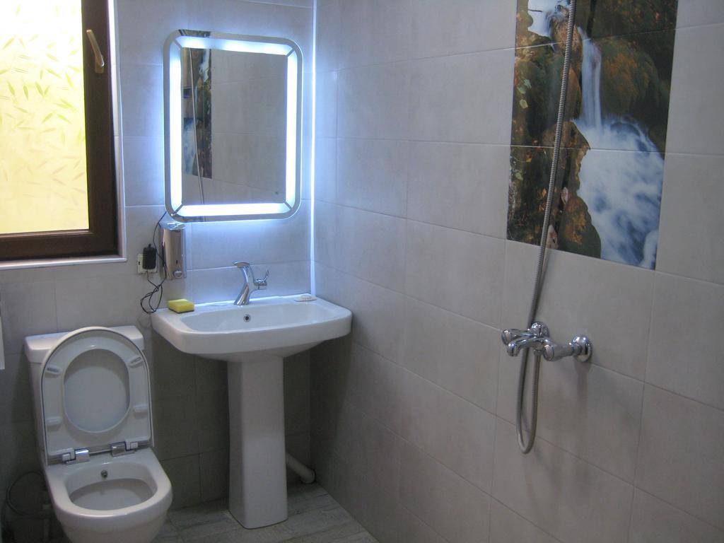 Khvamli 2002 Hotel Tsageri Ngoại thất bức ảnh
